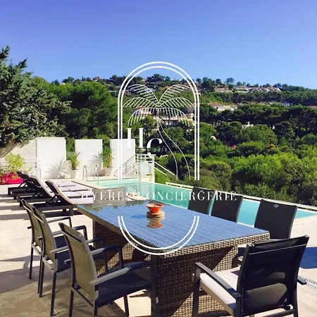 Mont Des Oiseaux Piscine Chauffee Clim Vue By Hc